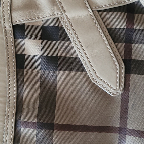 Burberry Cross Body Bag - Picture 8 of 10